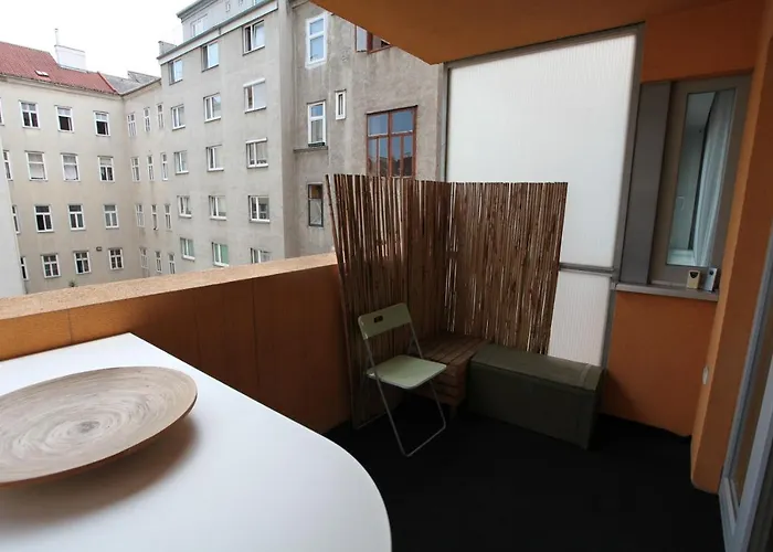 Freundliche Zentrale Wohnung Naehe Donau Kanal
