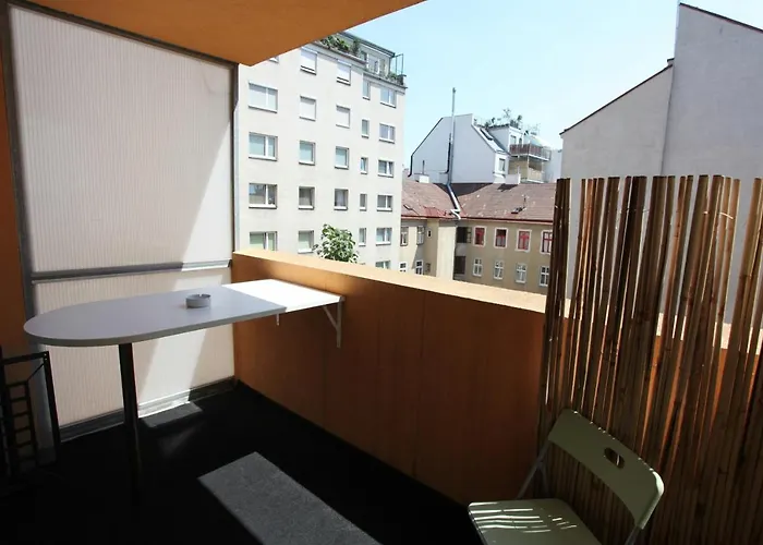 Daire Freundliche Zentrale Wohnung Naehe Donau Kanal *