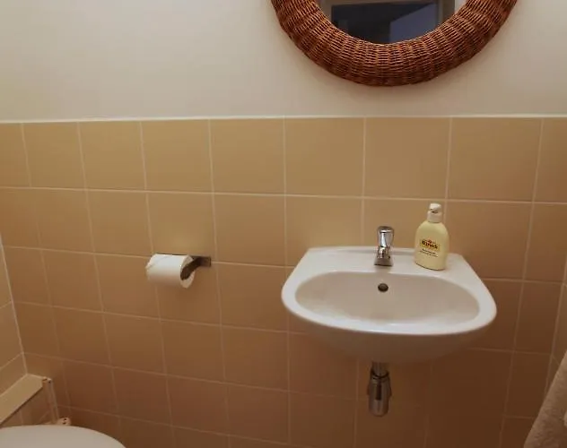 Freundliche Zentrale Wohnung Naehe Donau Kanal